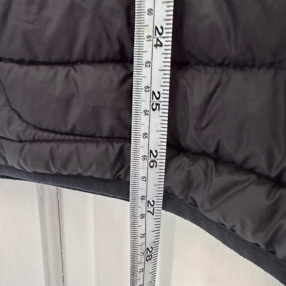 V by very size M Navy light thin quilted jacket with bag - Picture 7 of 12